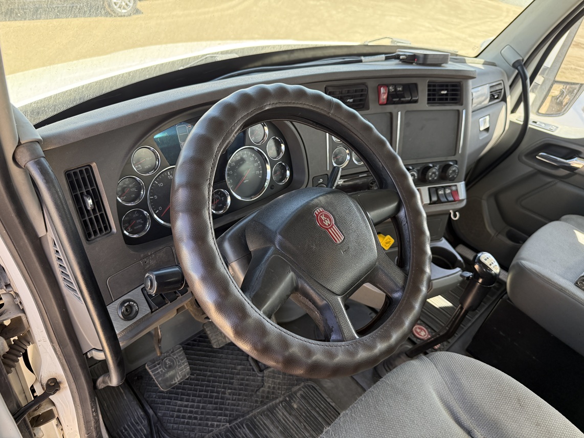 2017 Kenworth T680 Truck with 2016 Polar 4500 Gallon Tank - Image 6
