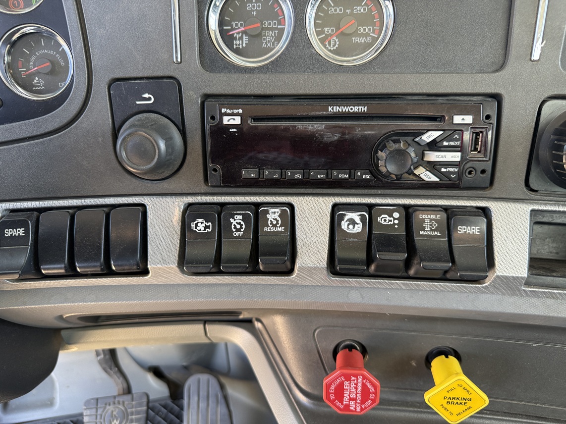 2017 Kenworth T680 Truck with 2016 Polar 4500 Gallon Tank - Image 9