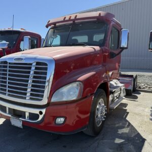 2013 Freightliner Cascadia 3-axle day cab tractor